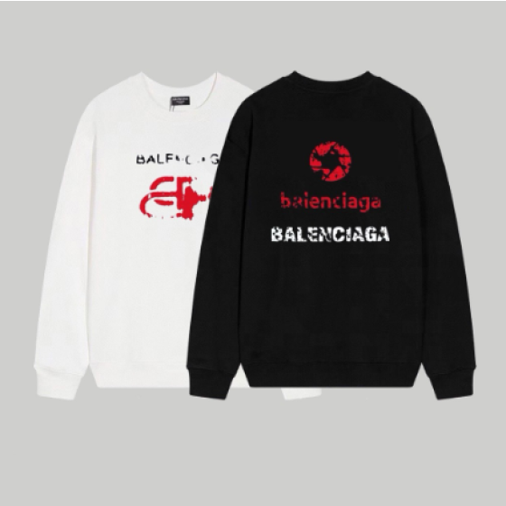 Balenciaga's new crew neck sweatshirt with missing print